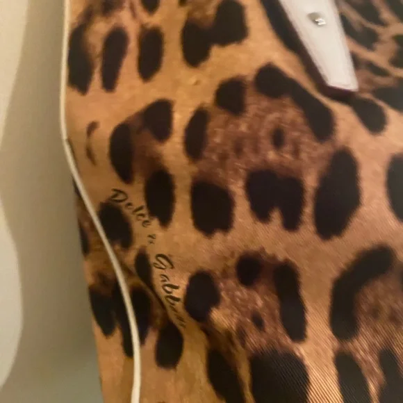 Dolce & Gabbana Animalier Brown Leopard Tote with white Accents W/COA - Picture 3 of 16